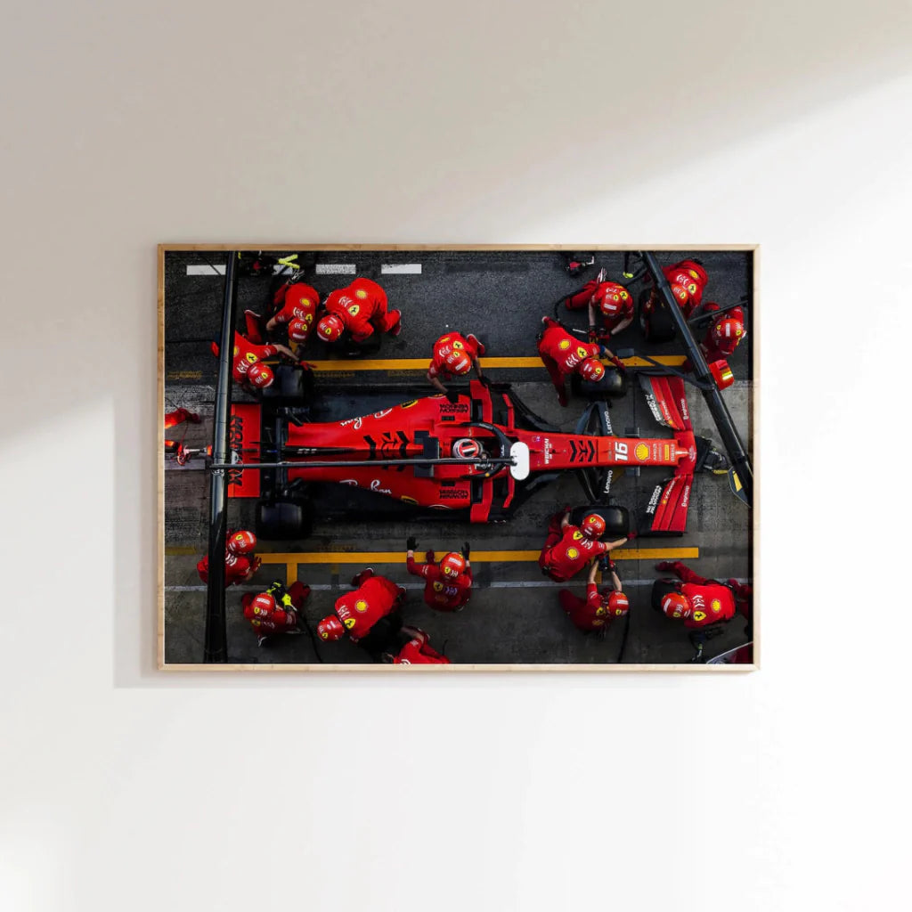 Cuadro parada en boxes de Leclerc Ferrari F1